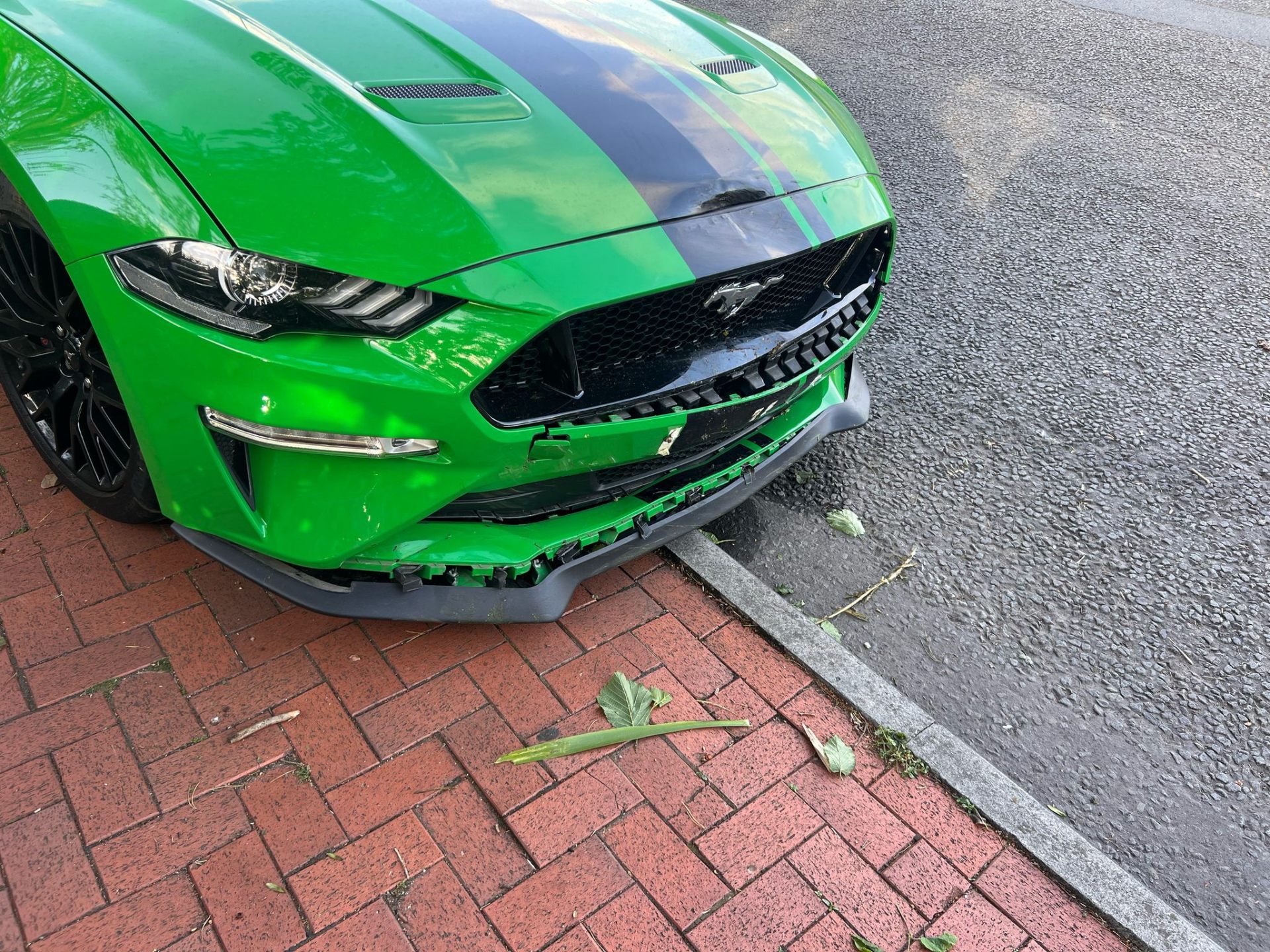 DIY vs Professional Car Body Repair: What You Need to Know